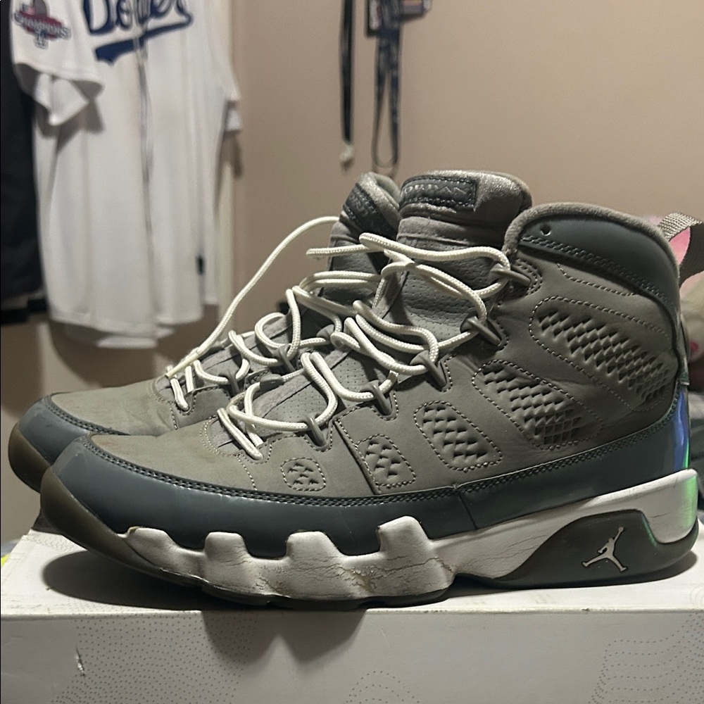 Cool Grey 9’s Jordan